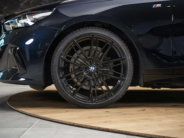 BMW 520i M Sport Steptronic *Werksgarantie*El. Sitze mit Memory*Abstandsregler*Sitzheizung*