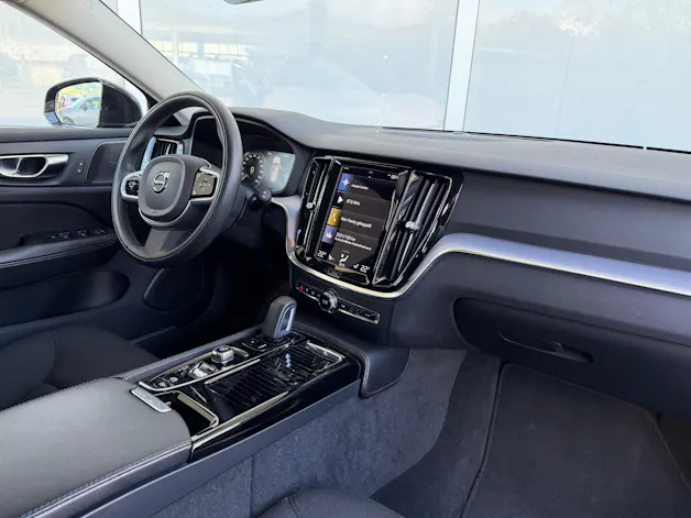 Volvo V60 T6 eAWD Momentum Geartronic