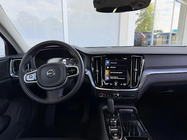 Volvo V60 T6 eAWD Momentum Geartronic