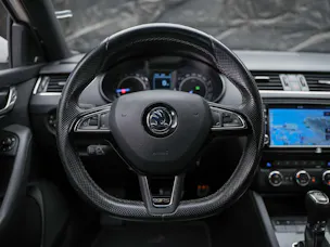 Škoda Octavia Combi 2.0 TDI RS DSG *Abstandsregler* El. Sitze mit Memory* Sitzheizung*