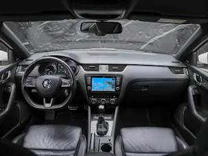 Škoda Octavia Combi 2.0 TDI RS DSG *Abstandsregler* El. Sitze mit Memory* Sitzheizung*
