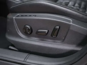 Škoda Octavia Combi 2.0 TDI RS DSG *Abstandsregler* El. Sitze mit Memory* Sitzheizung*