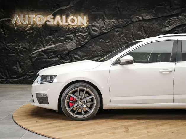 Škoda Octavia Combi 2.0 TDI RS DSG *Abstandsregler* El. Sitze mit Memory* Sitzheizung*