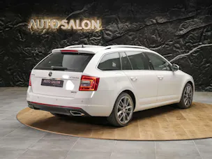 Škoda Octavia Combi 2.0 TDI RS DSG *Abstandsregler* El. Sitze mit Memory* Sitzheizung*