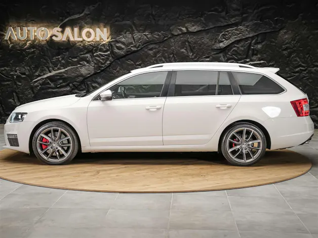 Škoda Octavia Combi 2.0 TDI RS DSG *Abstandsregler* El. Sitze mit Memory* Sitzheizung*
