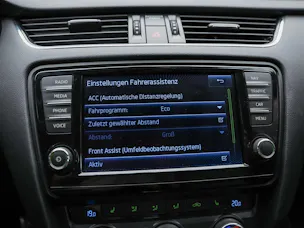 Škoda Octavia Combi 2.0 TDI RS DSG *Abstandsregler* El. Sitze mit Memory* Sitzheizung*