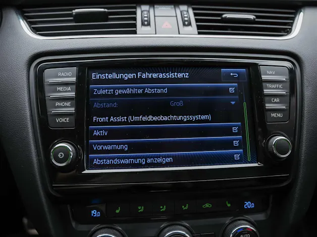 Škoda Octavia Combi 2.0 TDI RS DSG *Abstandsregler* El. Sitze mit Memory* Sitzheizung*