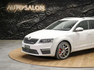 Škoda Octavia Combi 2.0 TDI RS DSG *Abstandsregler* El. Sitze mit Memory* Sitzheizung*
