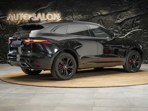 Jaguar F-Pace 3.0 D I6 R-Dynamic SE AWD Panorama*Abstandsregler*All black*
