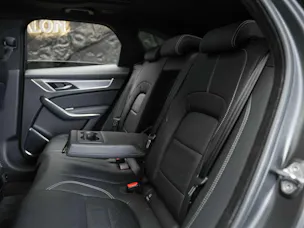 Jaguar F-Pace 3.0 D I6 R-Dynamic SE AWD Panorama*Abstandsregler*All black*