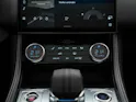 Jaguar F-Pace 3.0 D I6 R-Dynamic SE AWD Panorama*Abstandsregler*All black*