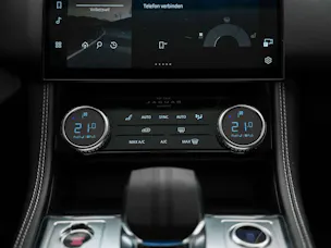 Jaguar F-Pace 3.0 D I6 R-Dynamic SE AWD Panorama*Abstandsregler*All black*