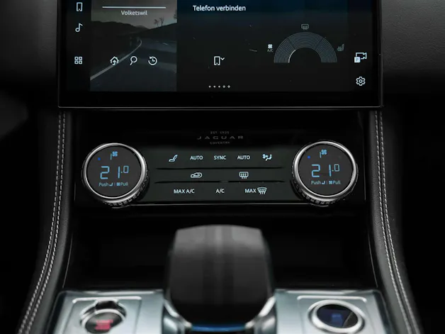 Jaguar F-Pace 3.0 D I6 R-Dynamic SE AWD Panorama*Abstandsregler*All black*