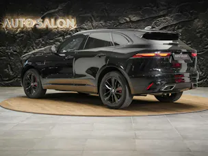 Jaguar F-Pace 3.0 D I6 R-Dynamic SE AWD Panorama*Abstandsregler*All black*