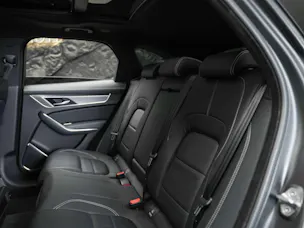 Jaguar F-Pace 3.0 D I6 R-Dynamic SE AWD Panorama*Abstandsregler*All black*