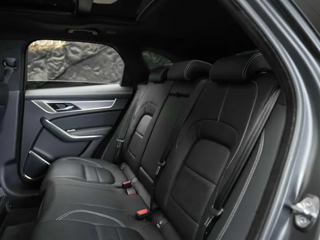 Jaguar F-Pace 3.0 D I6 R-Dynamic SE AWD Panorama*Abstandsregler*All black*