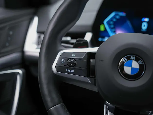 BMW X2 sDrive 20i M Sport *Werksgarantie*El. Sitze mit Memory*Lenkradheizung*