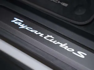 Porsche Taycan Turbo S *CH-Auto*Approved*Keramik*Bose*Chrono*