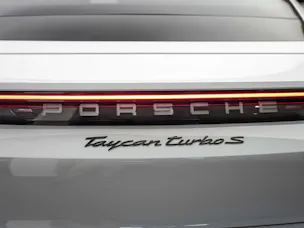 Porsche Taycan Turbo S *CH-Auto*Approved*Keramik*Bose*Chrono*