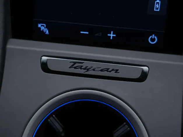 Porsche Taycan Turbo S *CH-Auto*Approved*Keramik*Bose*Chrono*