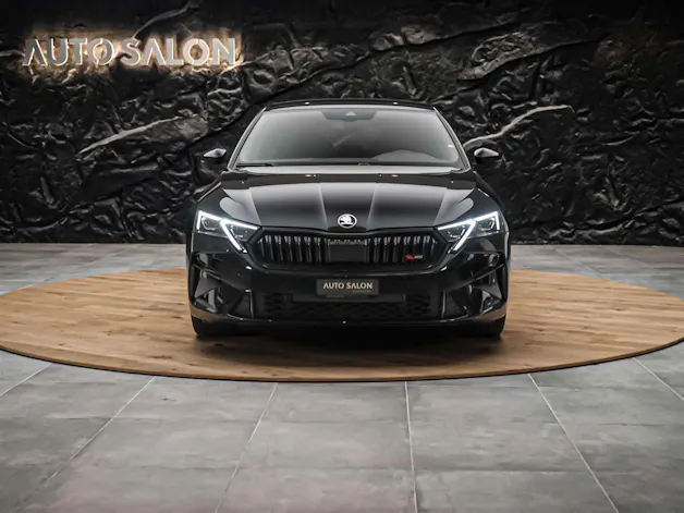 Škoda Octavia Limousine 2.0 TSI DSG RS *Facelift*All Black*RS Sportsitze*