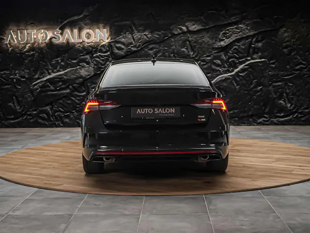 Škoda Octavia Limousine 2.0 TSI DSG RS *Facelift*All Black*RS Sportsitze*