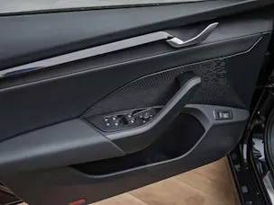 Škoda Octavia Limousine 2.0 TSI DSG RS *Facelift*All Black*RS Sportsitze*