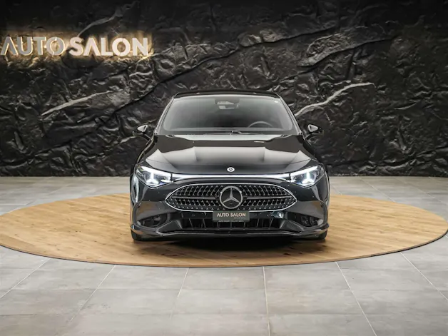 Mercedes-Benz CLA 200 8G-DCT *NEUES MODELL*Panorama*Abstandsregler*