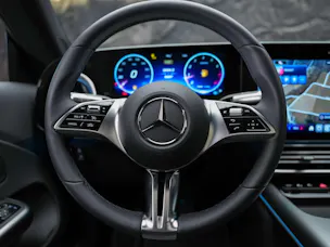 Mercedes-Benz CLA 200 8G-DCT *NEUES MODELL*Panorama*Abstandsregler*