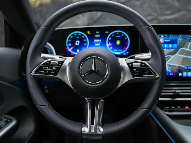 Mercedes-Benz CLA 200 8G-DCT *NEUES MODELL*Panorama*Abstandsregler*