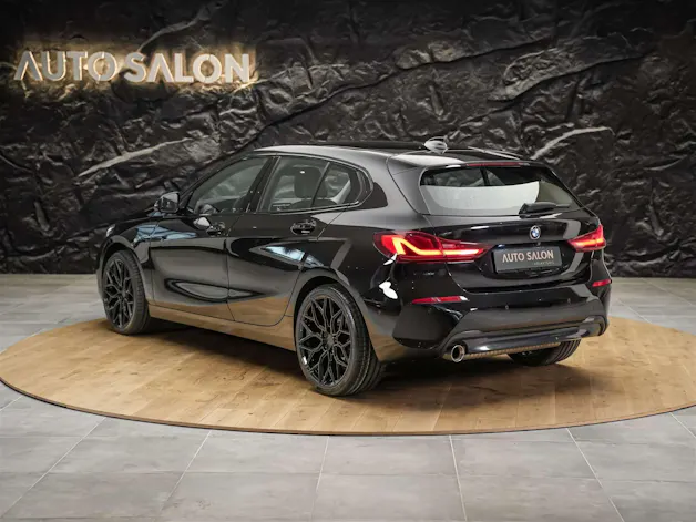 BMW 118i Sport Line Steptronic *CH Auto*19" Felgen*Harman/Kardon*