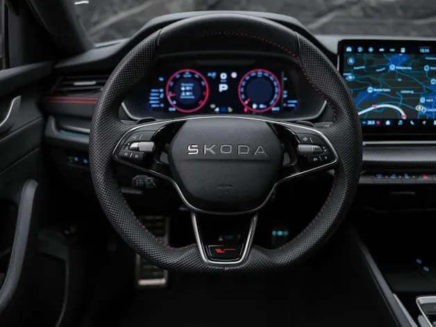 Škoda Octavia Combi 2.0 TSI DSG RS *Werksgarantie*Abstandsregler*Head Up*