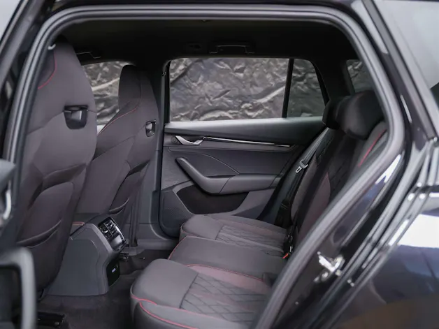Škoda Octavia Combi 2.0 TSI DSG RS *Werksgarantie*Abstandsregler*Head Up*