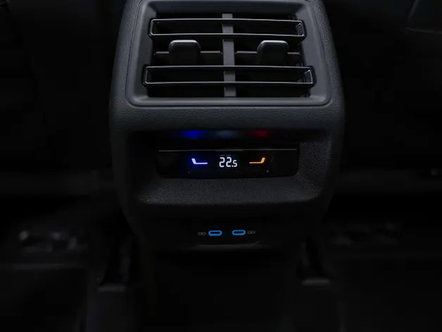 VW Tayron 2.0 TDI SCR R-Line 4Motion DSG *7 Plätzer*Panorama*Massage*