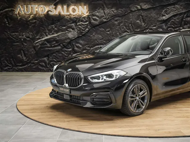 BMW 118i Sport Line Steptronic *CH-Auto*Harman/Kardon*Lenkradheizung*ACC*