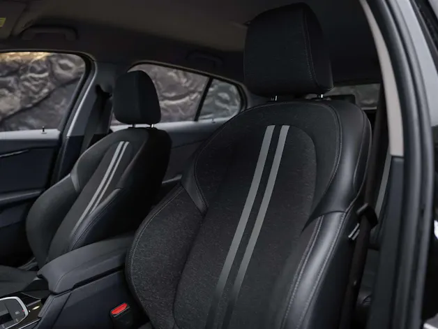 BMW 118i Sport Line Steptronic *CH-Auto*Harman/Kardon*Lenkradheizung*ACC*