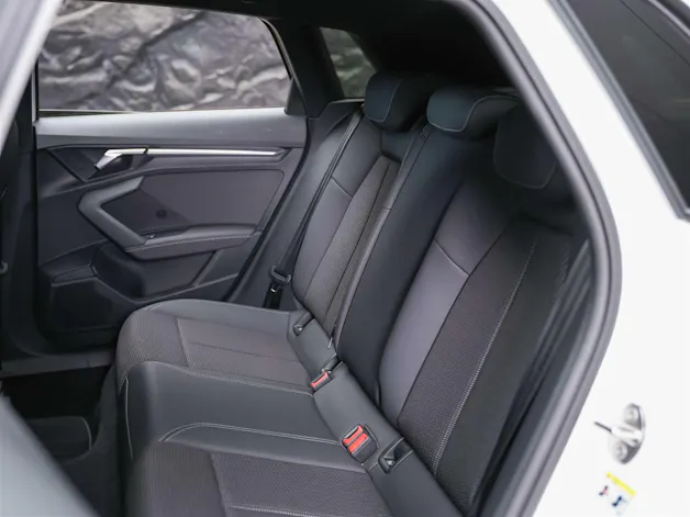 Audi S3 Sportback 2.0 TFSI quattro S-tronic *19" Felgen*Abstandsregler*Sitzheizung*