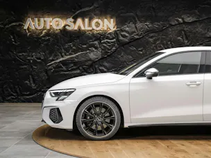 Audi S3 Sportback 2.0 TFSI quattro S-tronic *19" Felgen*Abstandsregler*Sitzheizung*