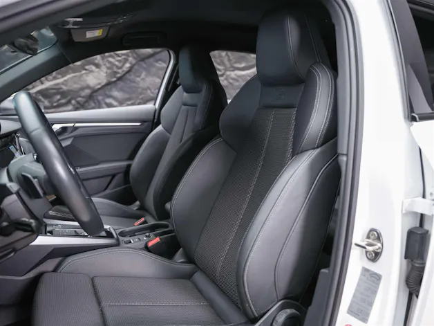 Audi S3 Sportback 2.0 TFSI quattro S-tronic *19" Felgen*Abstandsregler*Sitzheizung*
