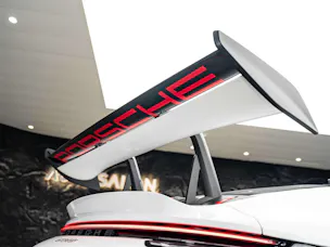 Porsche 911 GT3 RS Weissach