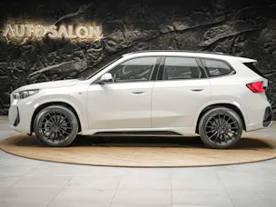 BMW X1 xDrive 23i 48V M Sport *20" Felgen*Harman/Kardon*El. Sitze mit Memory*