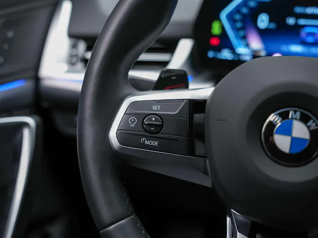 BMW X2 sDrive 20i M Sport *Werksgarantie*El. Sitze mit Memory*Lenkradheizung*