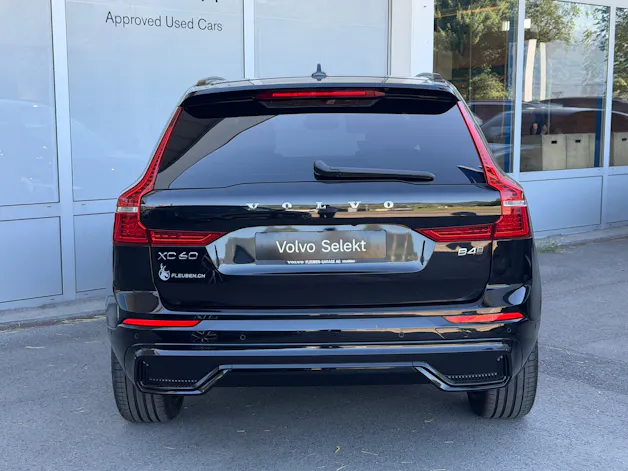 Volvo XC60 B4 Diesel Mild Hybrid AWD Plus Dark Geartronic