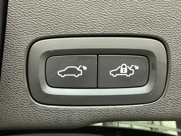 Volvo XC60 B4 Diesel Mild Hybrid AWD Plus Dark Geartronic