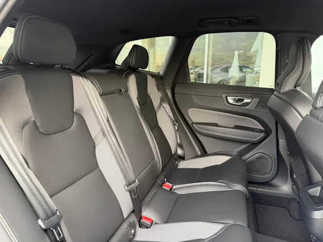 Volvo XC60 B4 Diesel Mild Hybrid AWD Plus Dark Geartronic