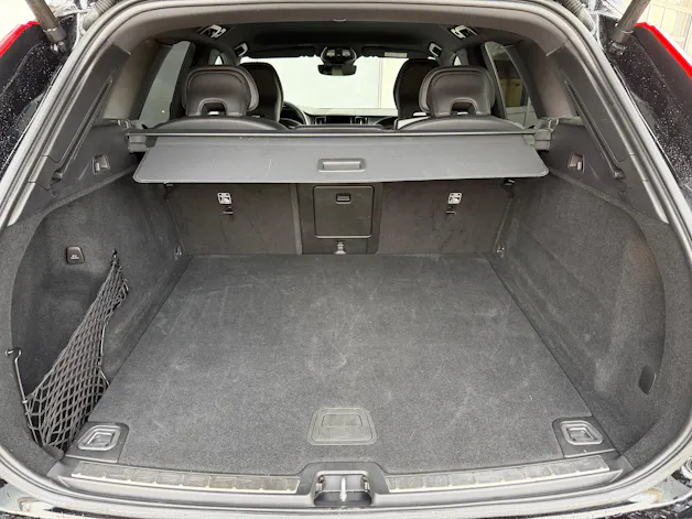 Volvo XC60 B4 Diesel Mild Hybrid AWD Plus Dark Geartronic