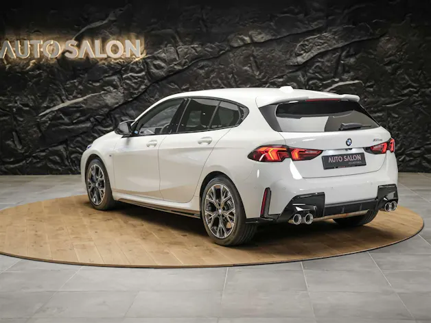 BMW M135 xDrive *Harman/Kardon*Sportsitze*Sitzheizung*Keyless Go*
