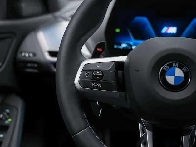 BMW M135 xDrive *Harman/Kardon*Sportsitze*Sitzheizung*Keyless Go*