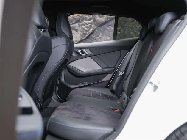 BMW M135 xDrive *Harman/Kardon*Sportsitze*Sitzheizung*Keyless Go*