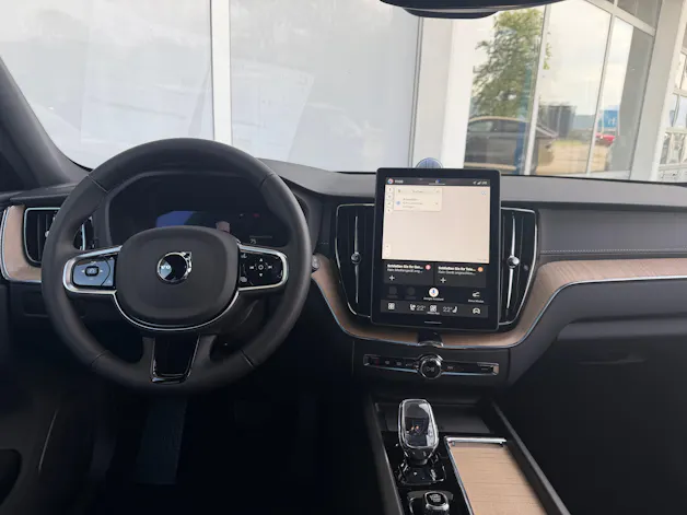 Volvo XC60 T8 eAWD Ultra Dark Geartronic